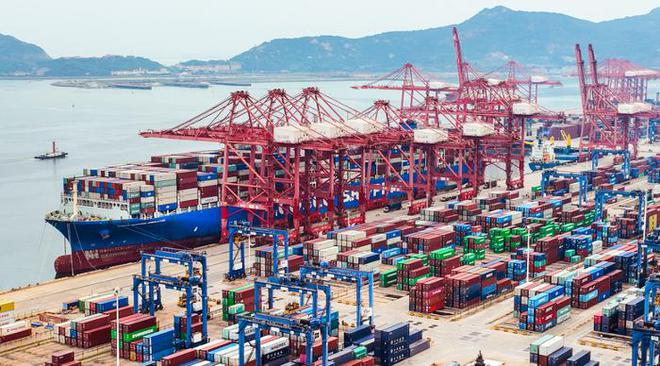 内贸海运市场运量低迷，，，，，本期（2023年5月20日至5月26日）中海内贸集装箱运价指数同比大幅下跌  --  尊龙官方网站物流