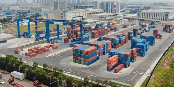 本期2023年7月1~7日中海内贸集装箱运价指数（XH·PDCI）小幅下滑  --  尊龙官方网站物流