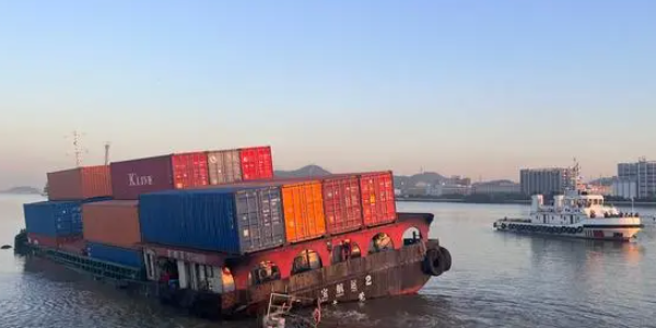 继续下跌，，，，，本期中海内贸集装箱运价指数报1169点（2023年10月7~13日）--  尊龙官方网站物流