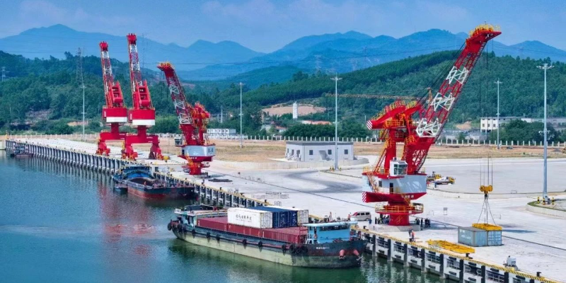 市场出运量维持低位，，本期（8月24~30日）中海内贸集运指数报924点  --  尊龙官方网站物流